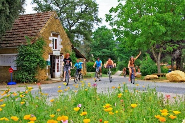 /campings/francia/aquitania/dordona-perigord/Les Chenes Verts/camping-domaine-des-chenes-verts-1483229756-xl.jpg
